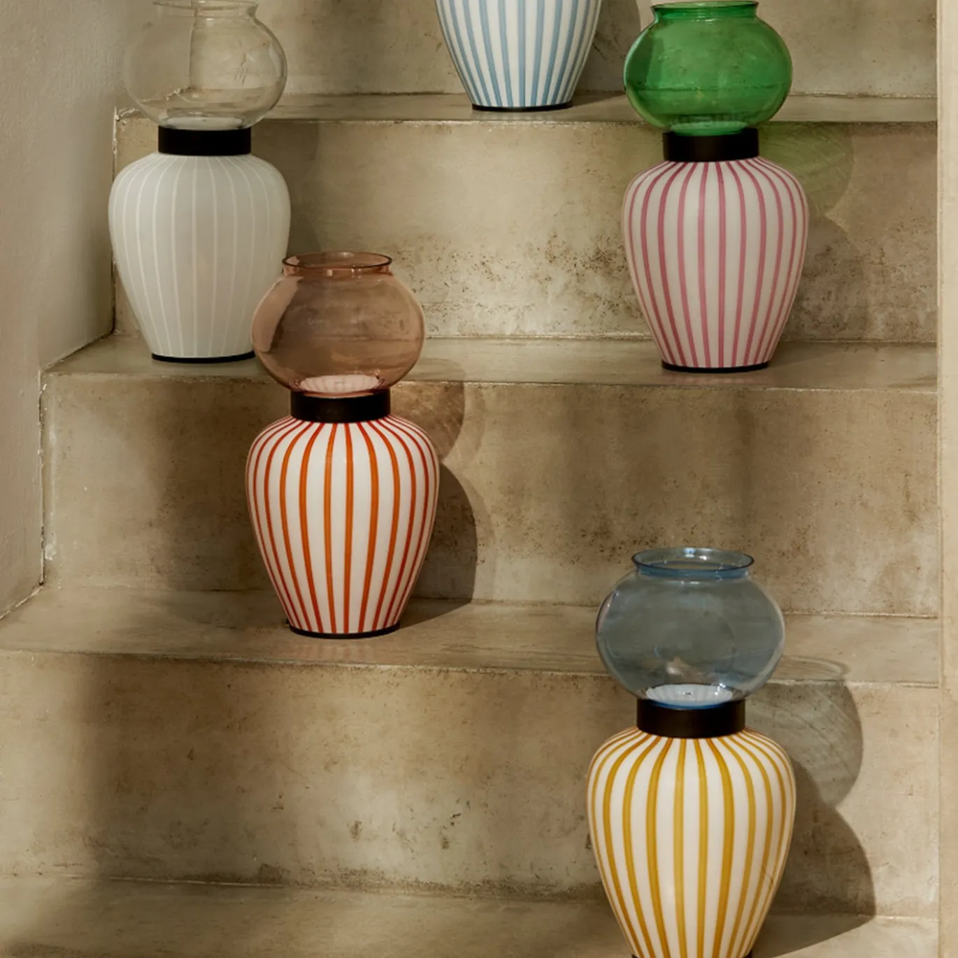 Lampada da tavolo Layla a righe blu chiaro di Serena Confalonieri