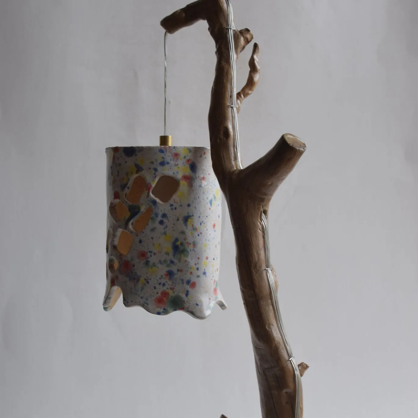 Lampada da tavolo Luma Dipladenia in ceramica e marmo