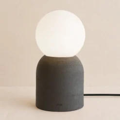 Lampada da tavolo Lume in gres nero e vetro opalino