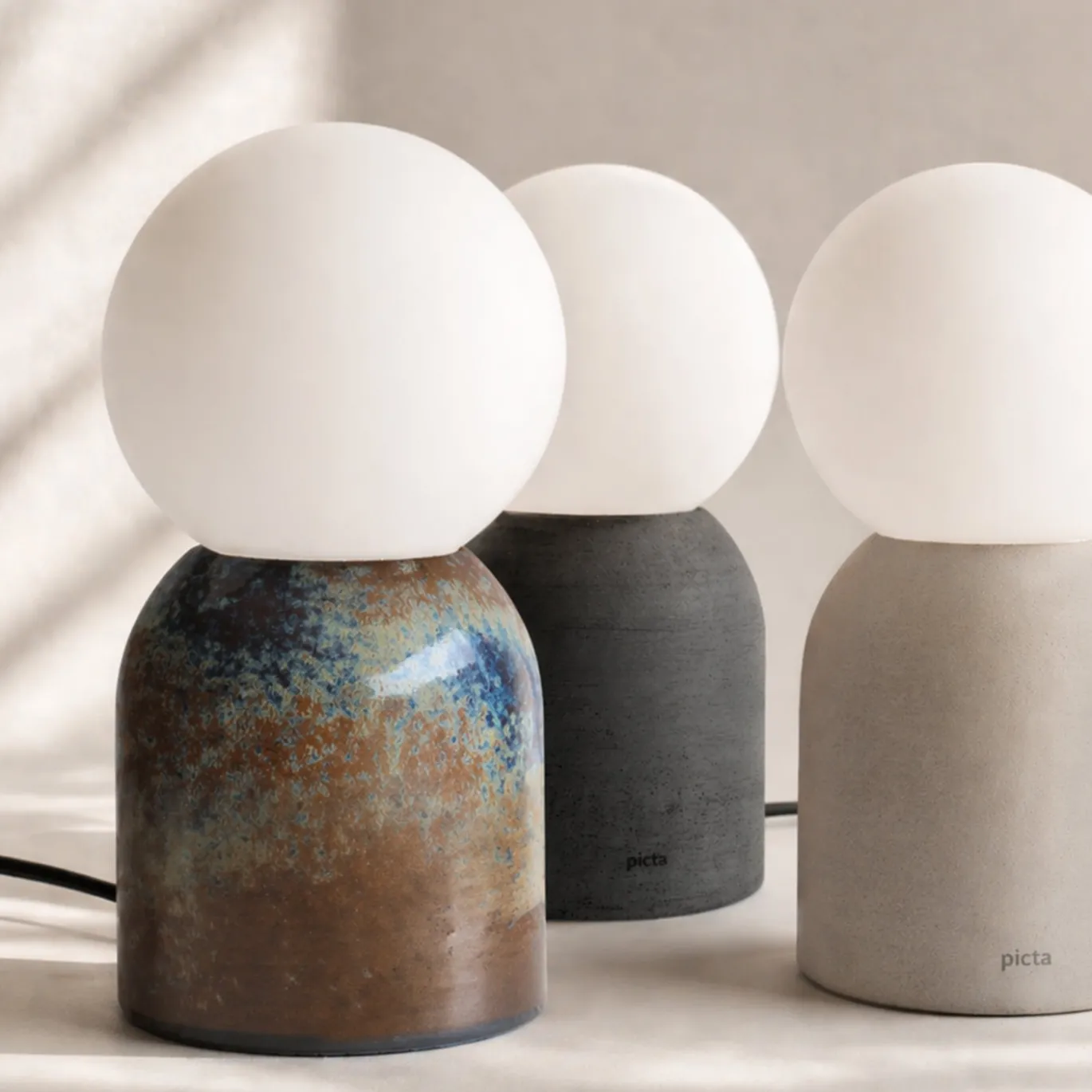 Lampada da tavolo Lume in gres grigio e vetro opalino