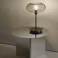 Lampada da tavolo Net in acciaio nero di Paolo Ulian