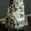 Lampada Da Tavolo Pensami In Ceramica Bianca E Paralume In Tessuto Nero
