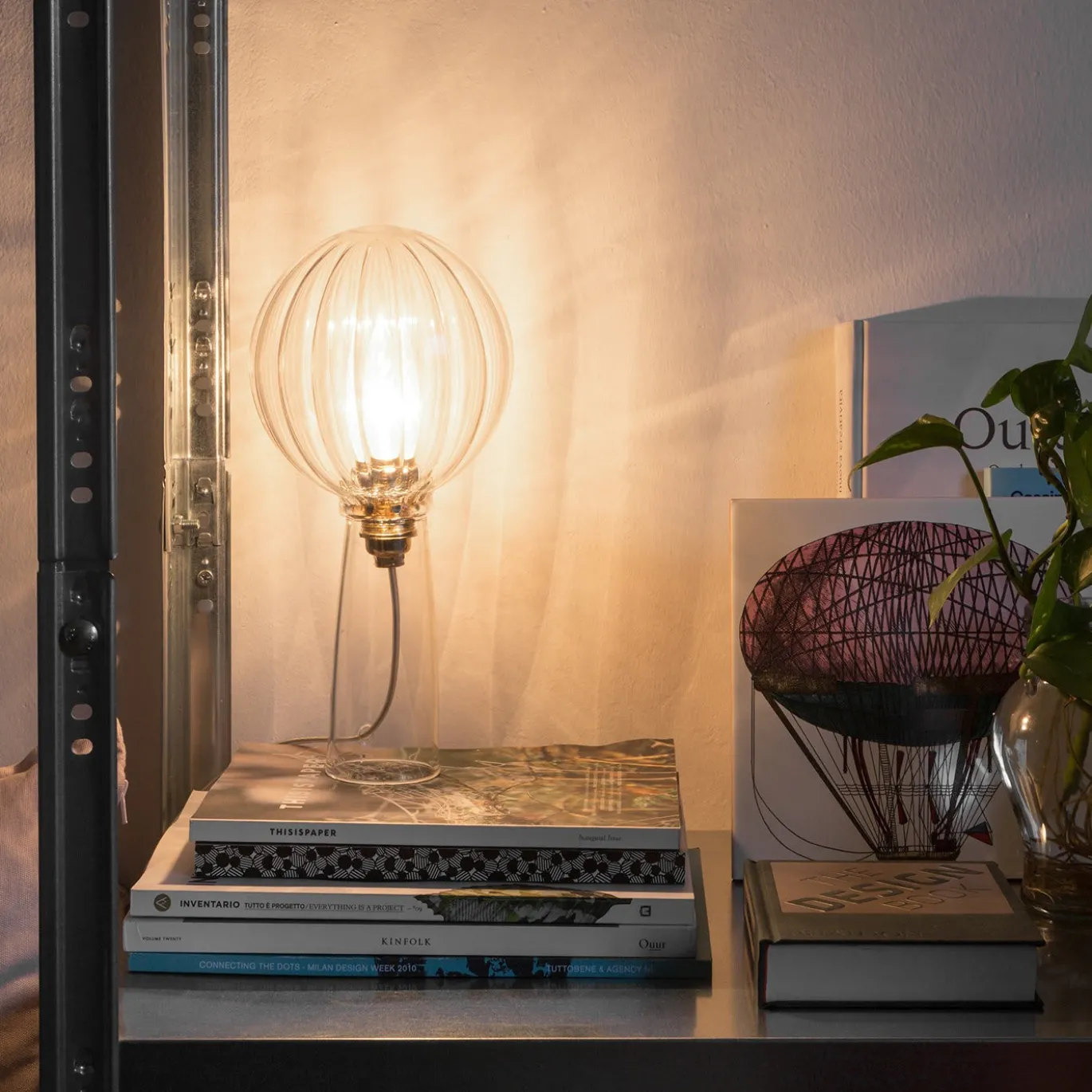 Lampada da tavolo Ping di Andrea Barra