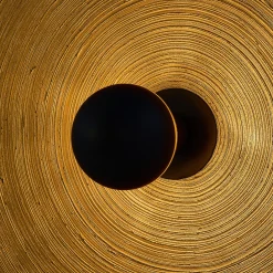 Lampada da tavolo Radar 400 in metallo nero e resina spazzolata oro