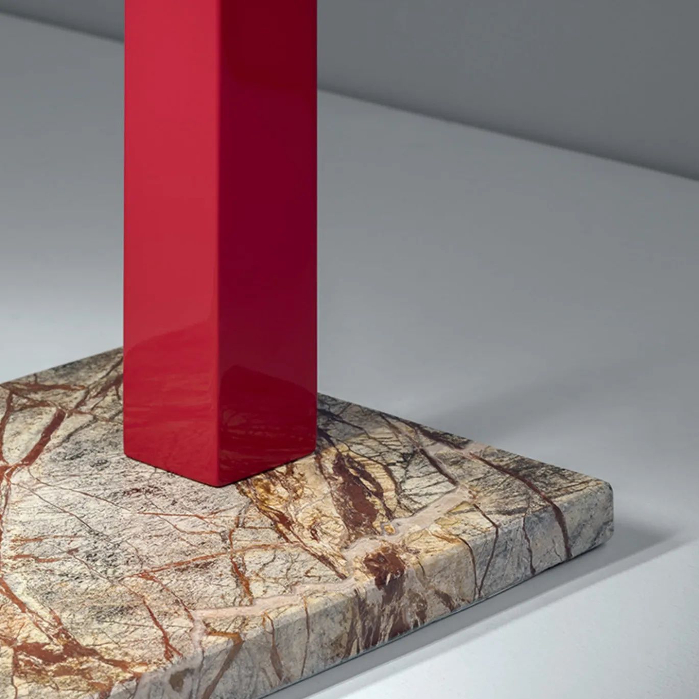 Lampada da tavolo Red Trilite di Franco Raggi