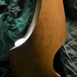 Lampada da tavolo scultorea Ogiva in Travertino giallo
