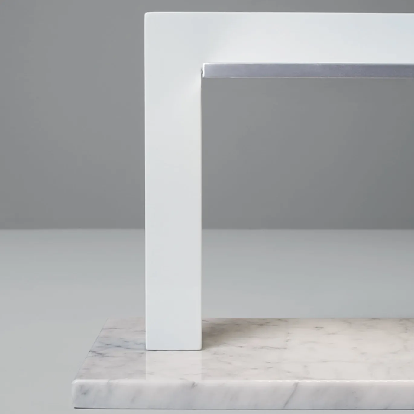 Lampada da tavolo Trilite bianca di Franco Raggi