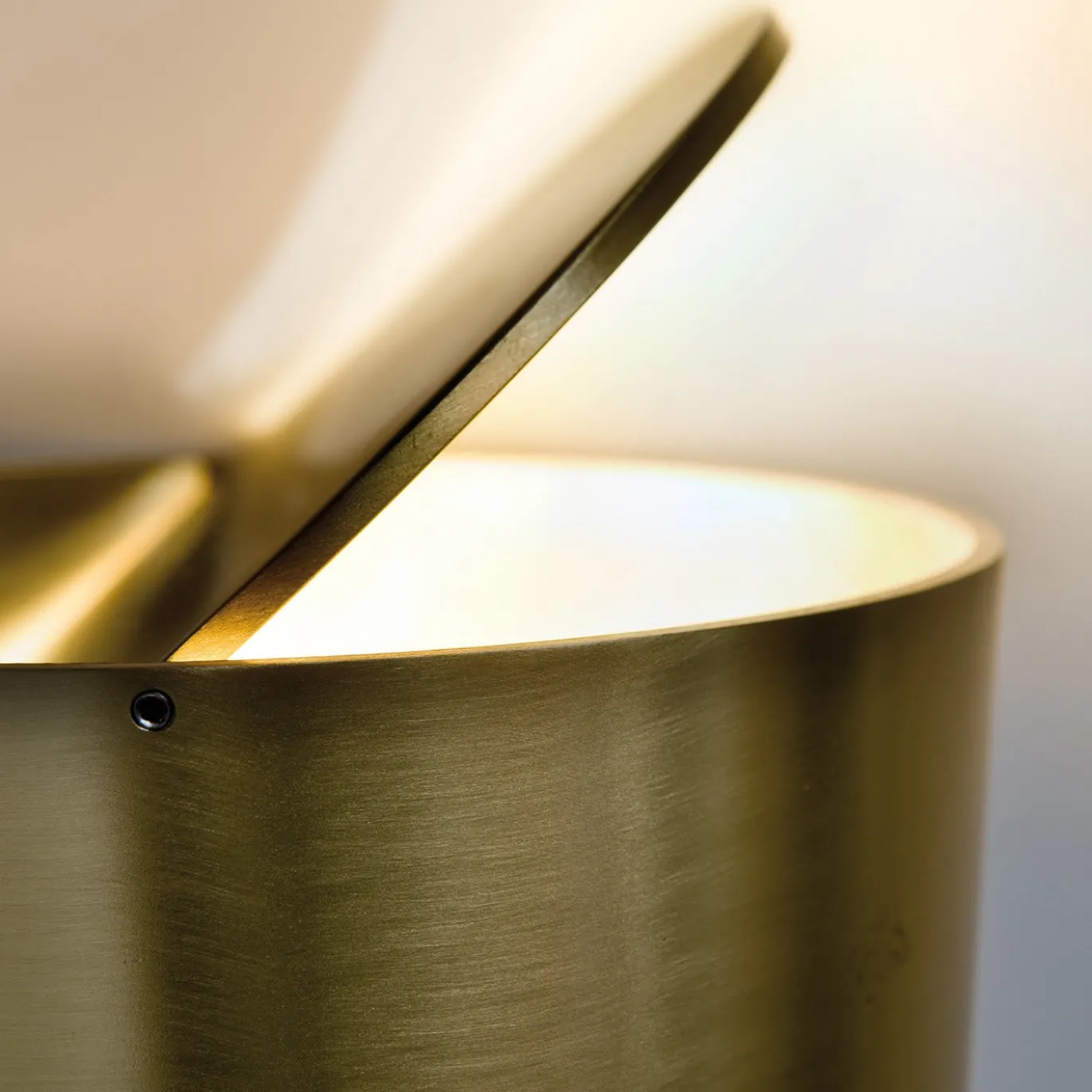 Lampada da tavolo Tubo Tavolo di Mickael Fabris