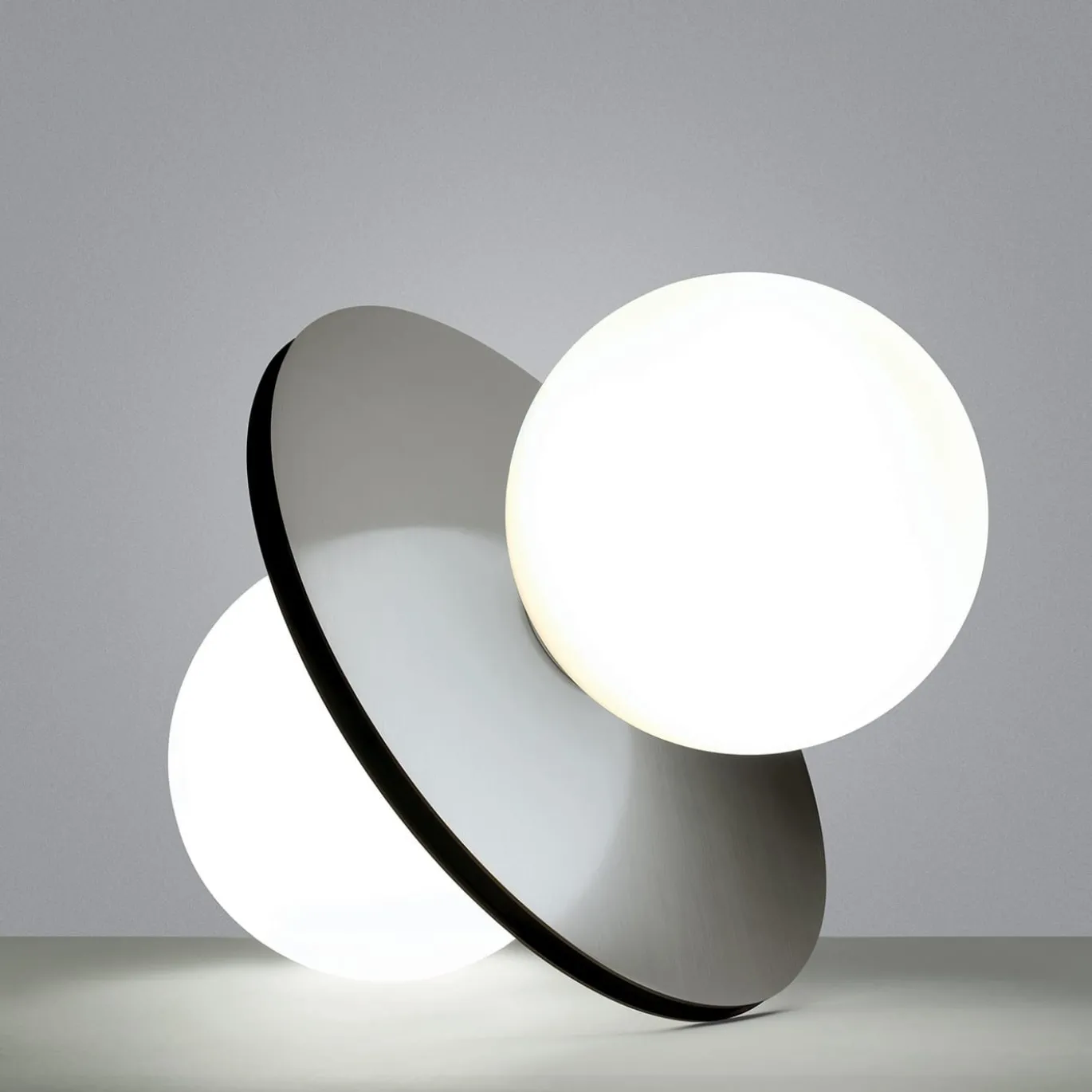 Lampada da tavolo Twins Nickel di Michele Reginaldi