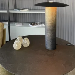 Lampada da tavolo Ufo in resina marrone scuro e oro