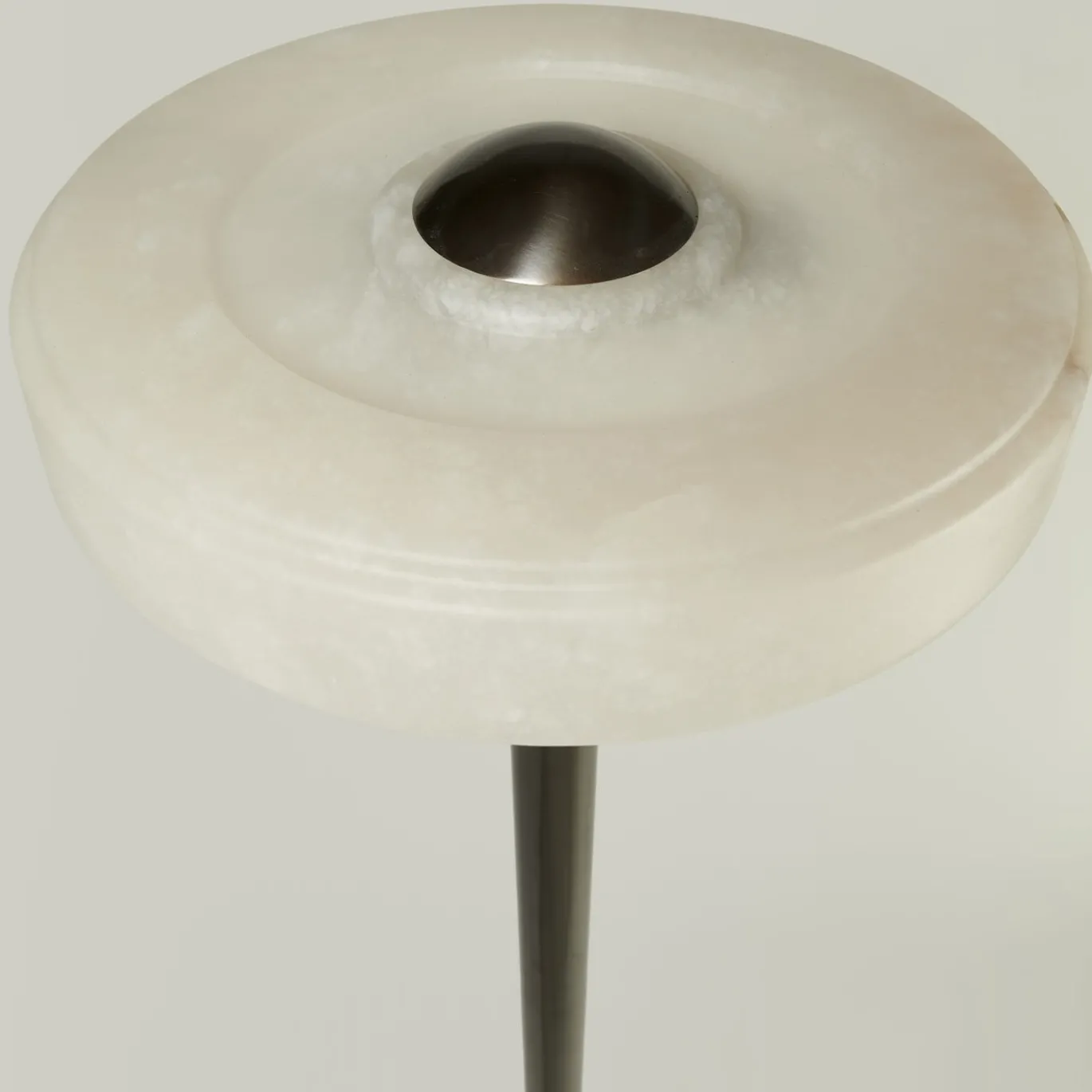 Lampada da terra Benny in bronzo e alabastro