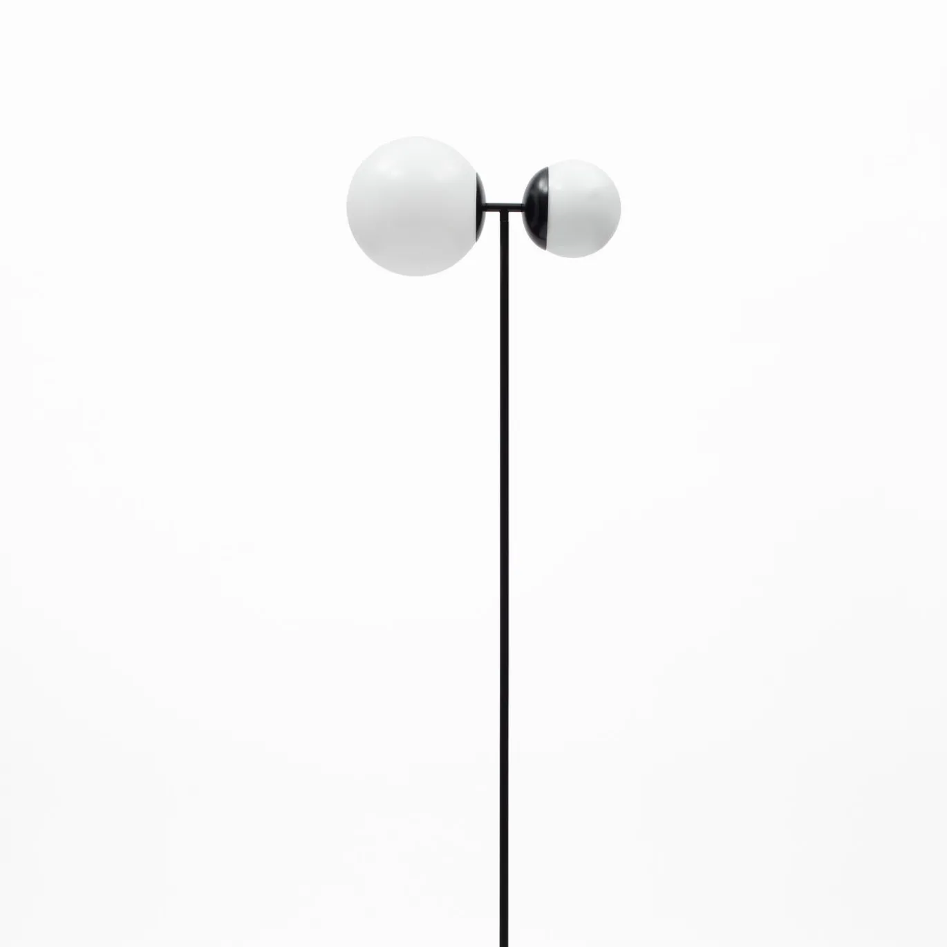 Lampada da terra Biba Black di Lorenza Bozzoli