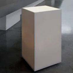 Lampada da terra Cubo 400 bianca di Marco Pollice
