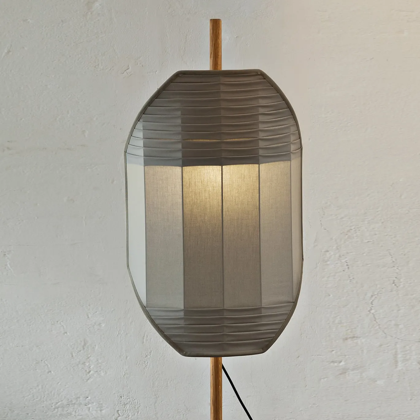 Lampada da terra Flag - Grigio a doppia plissettatura