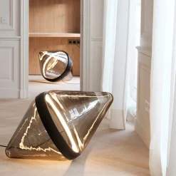 Lampada da terra Hollow Smoky Brown con anello nero di Dan Yeffet
