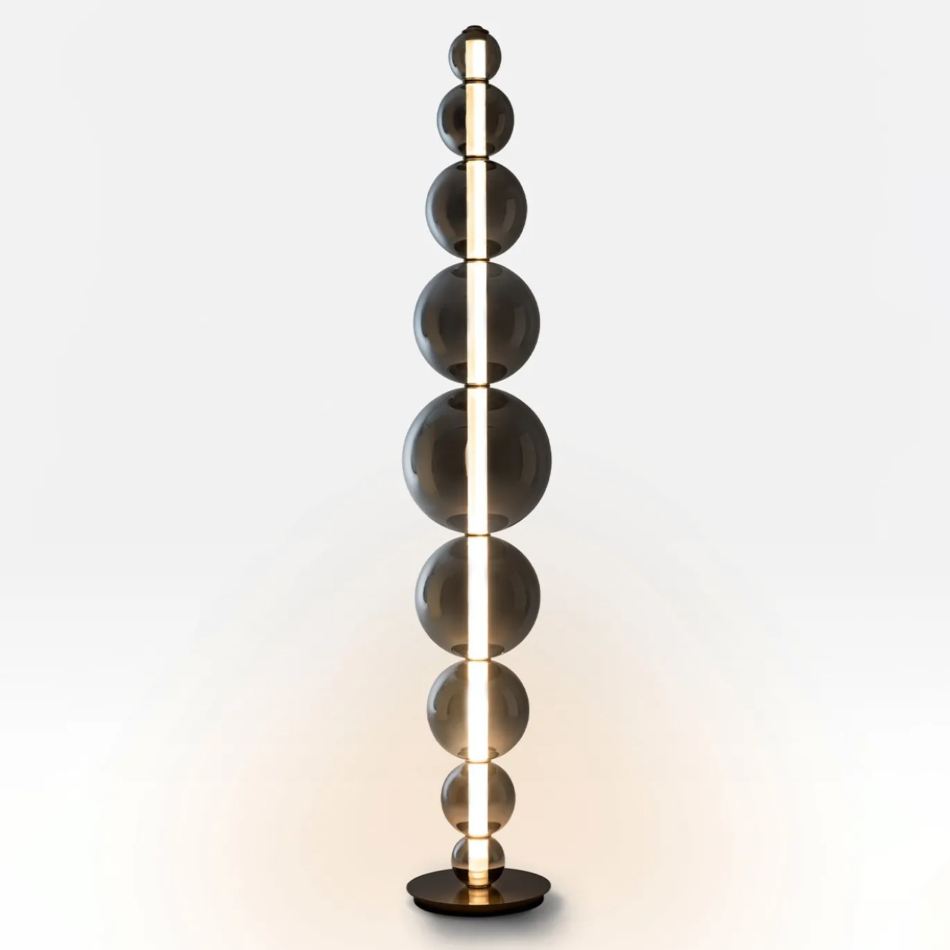 Lampada da terra in vetro grigio scultorea verso l'alto