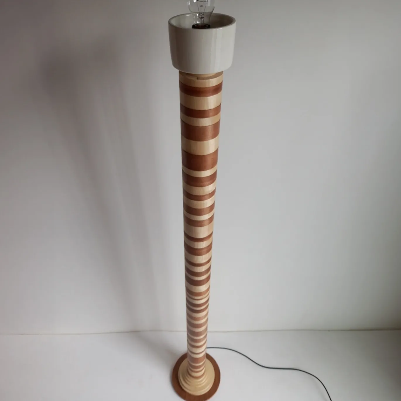 Lampada da terra Ionica di Pietro Meccani
