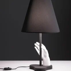 Lampada da terra Mano di Pietro Chiesa