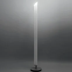 Lampada da terra Presbitero di Pierluigi Cerri