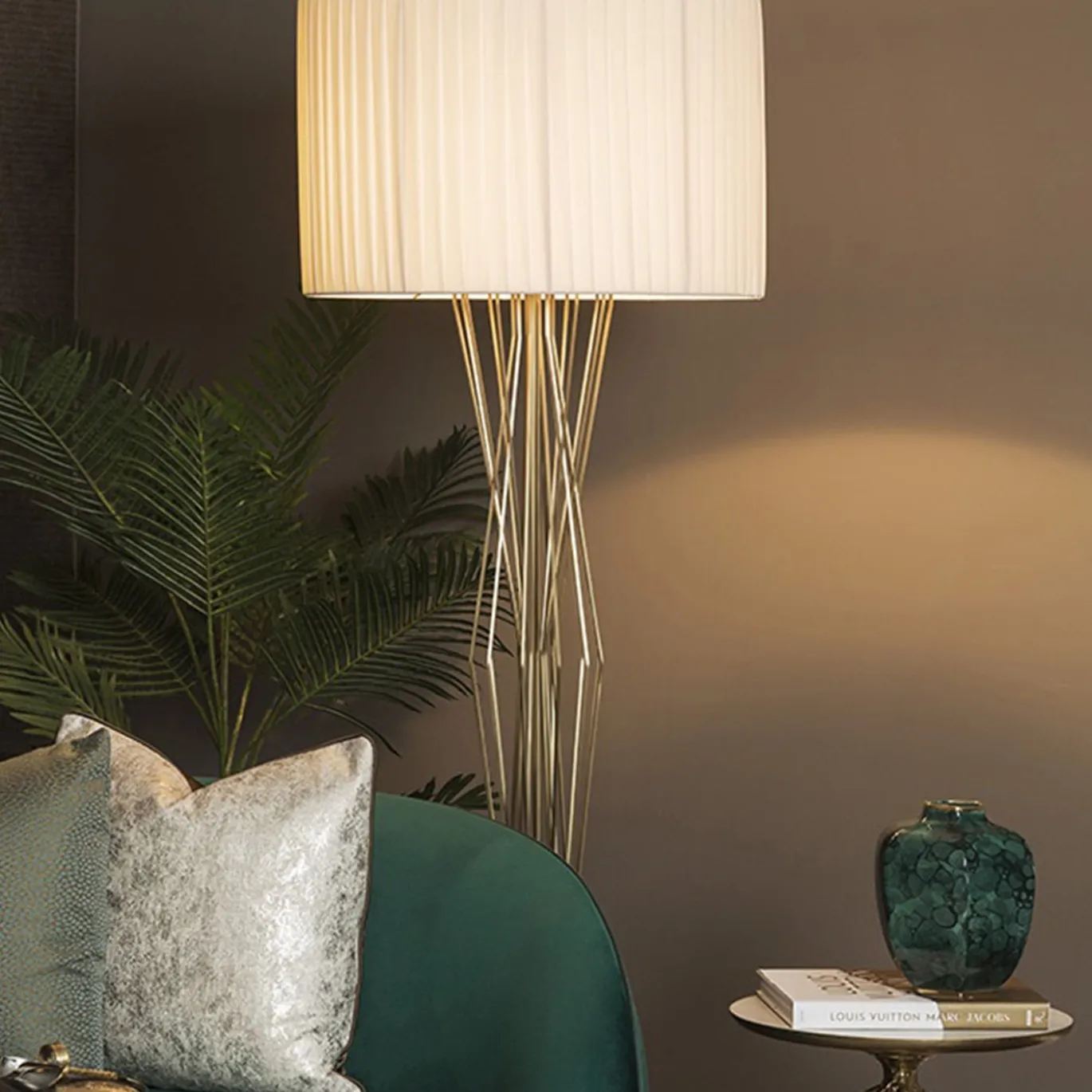 Lampada da Terra Saba in ottone