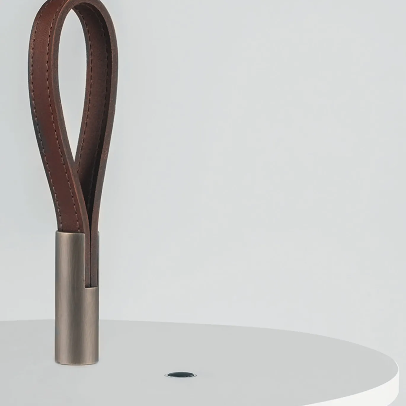 Lampada da terra Servoluce di Park Associati