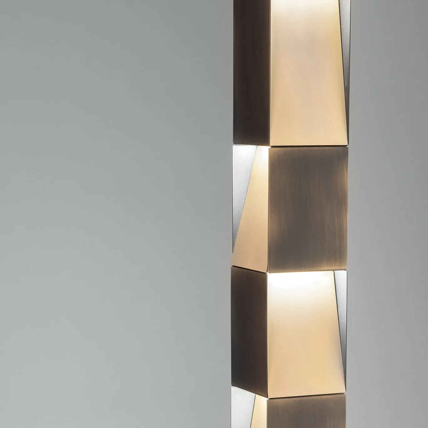 Lampada da terra Stick di Cino Zucchi