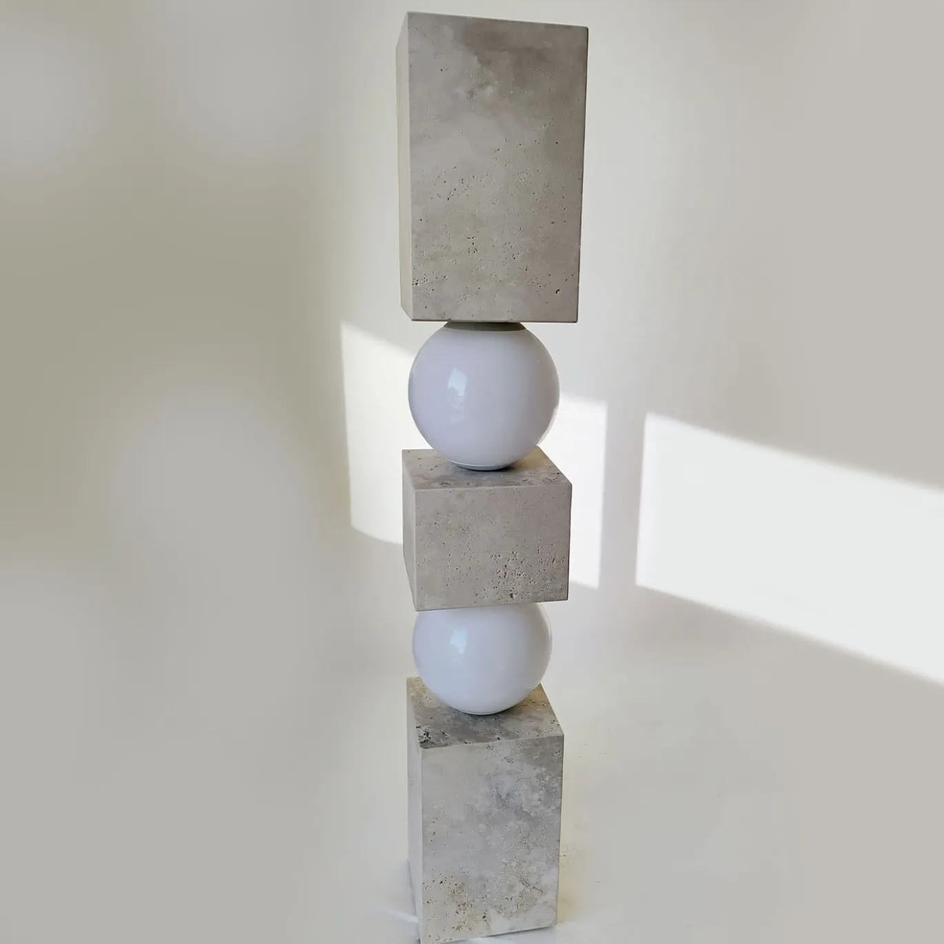 Lampada da Terra Totem in Marmo Travertino