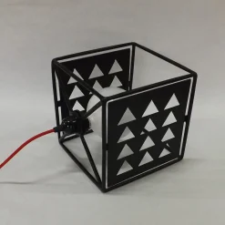 Lampada in metallo Pirikitta Sa Maschera a Gattu
