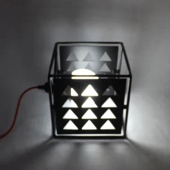 Lampada in metallo Pirikitta Sa Maschera a Gattu