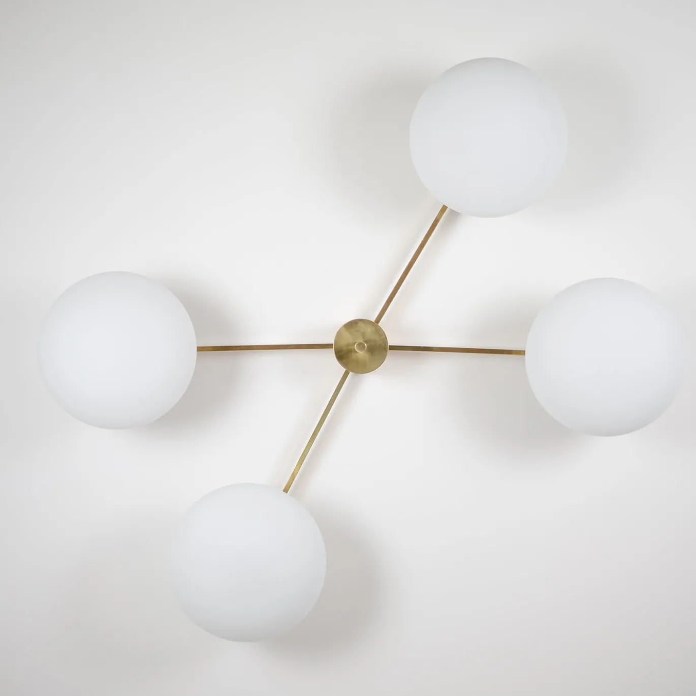 Lampada in ottone a farfalla