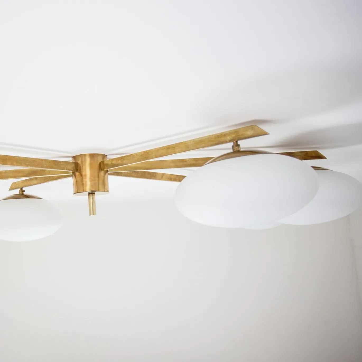 Lampada in ottone Tribute