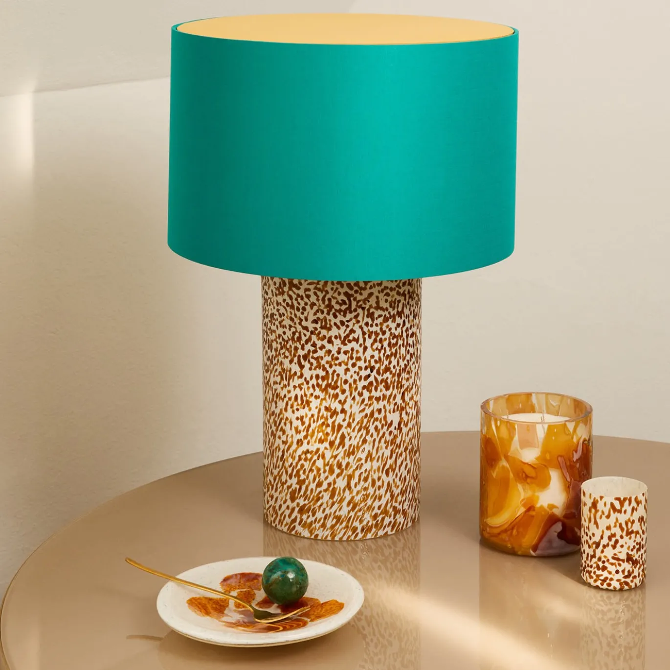 Lampada Pillar in vetro di Murano avorio e ambra con paralume in cotone