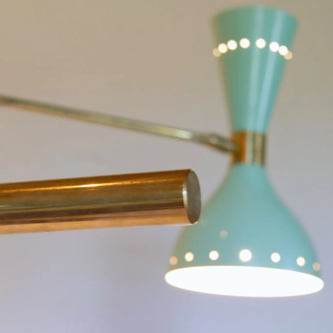 Lampadario a 3 bracci in ottone Contrappeso Due