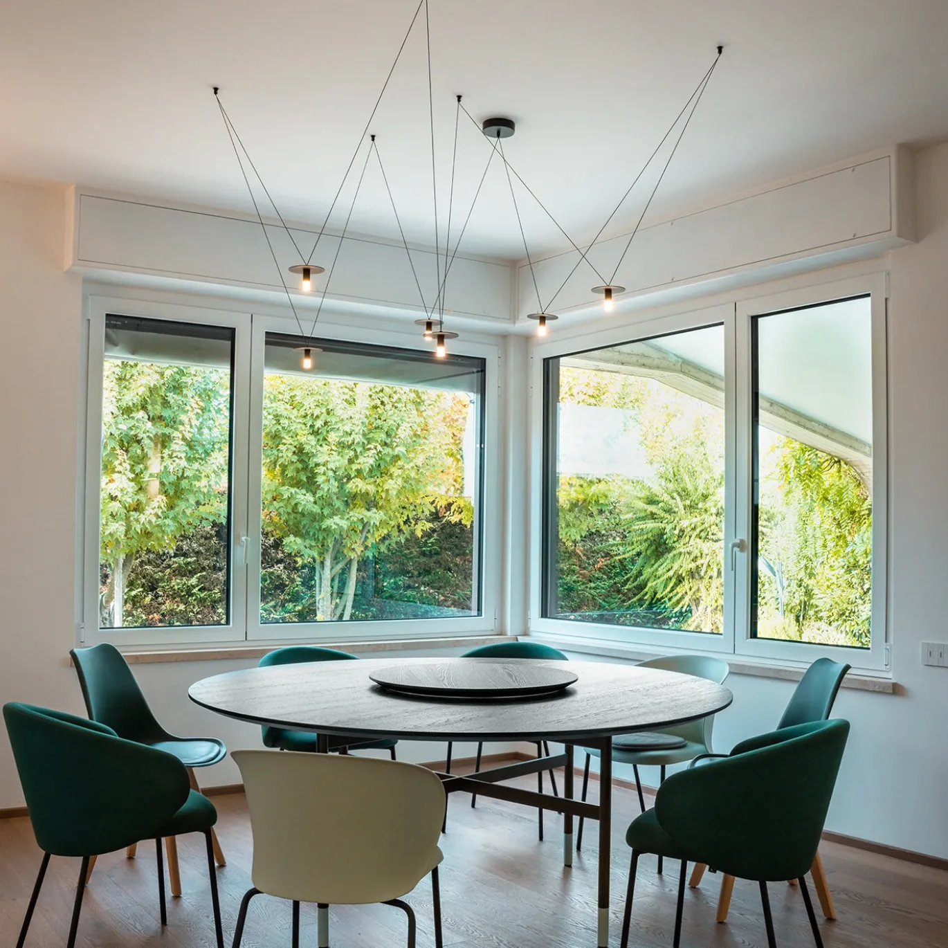 Lampadario a diffusione luminosa D02 nero a 6 luci