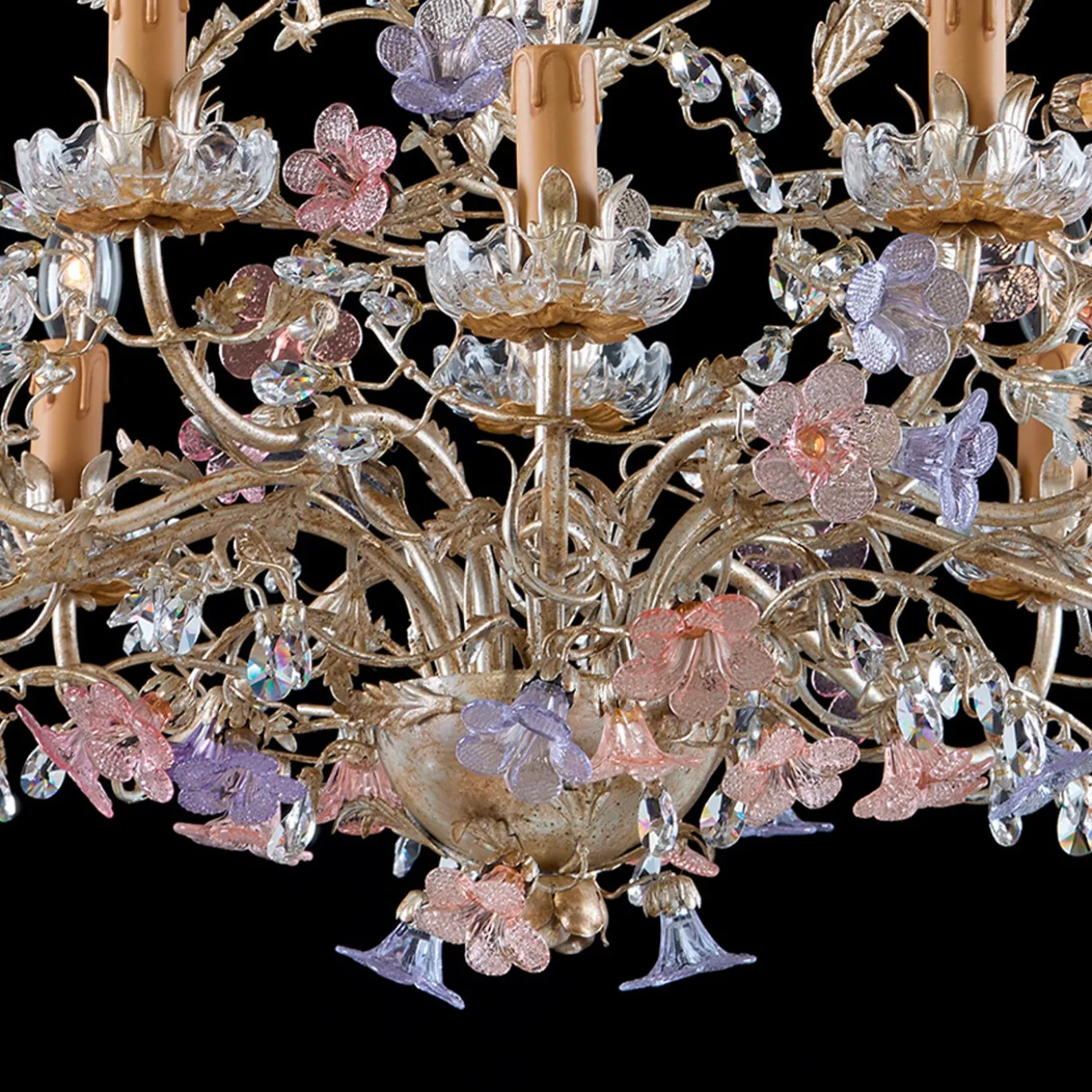 Lampadario a 10 luci in metallo con foglia d'argento e fiori