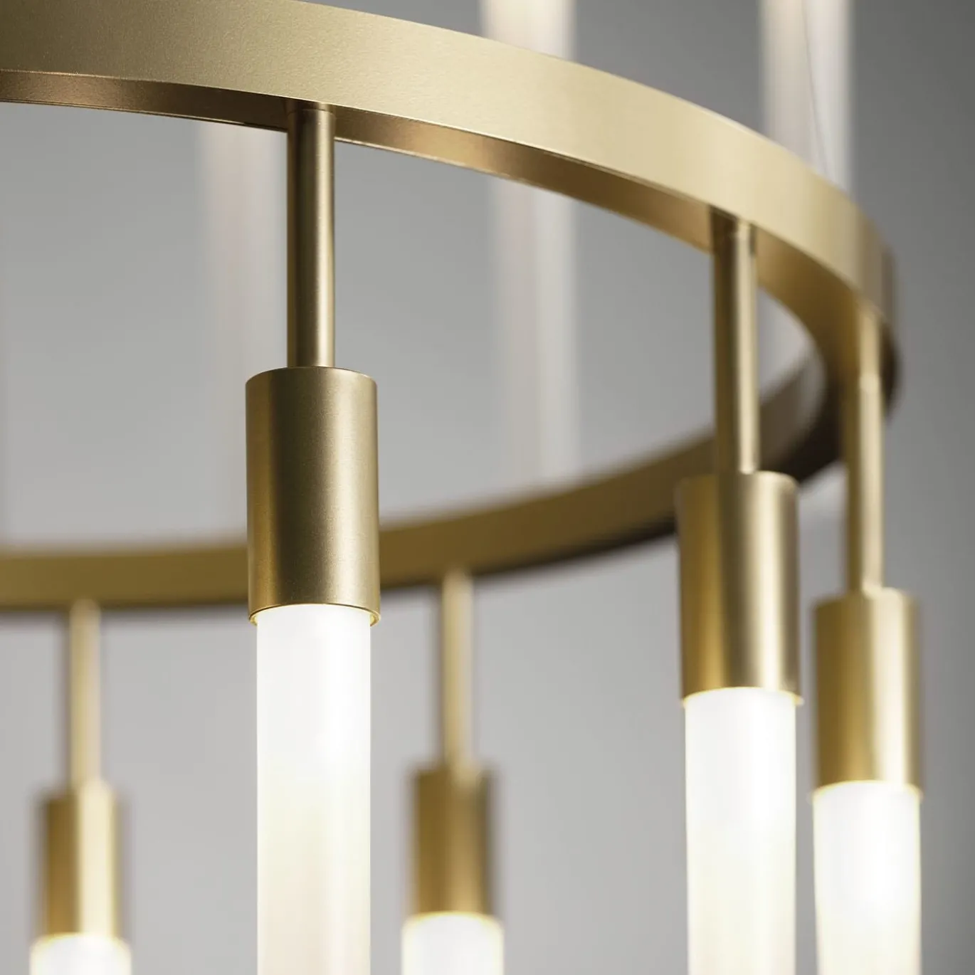 Lampadario Contemporaneo In Vetro Bianco A 52 Luci