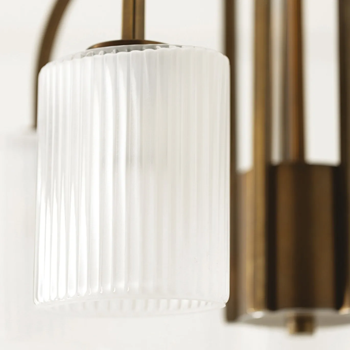 Lampadario Cuspide in Vetro Bianco