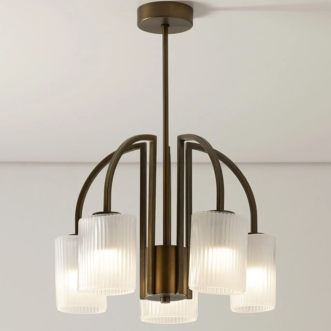 Lampadario Cuspide in Vetro Bianco