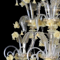 Lampadario giallo in stile Rezzonico