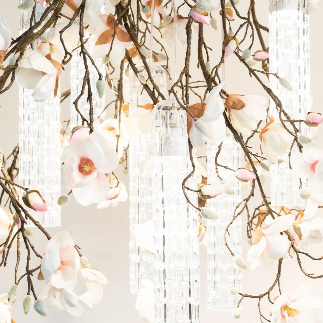 Lampadario grande rotondo bianco Flower Power Magnolia