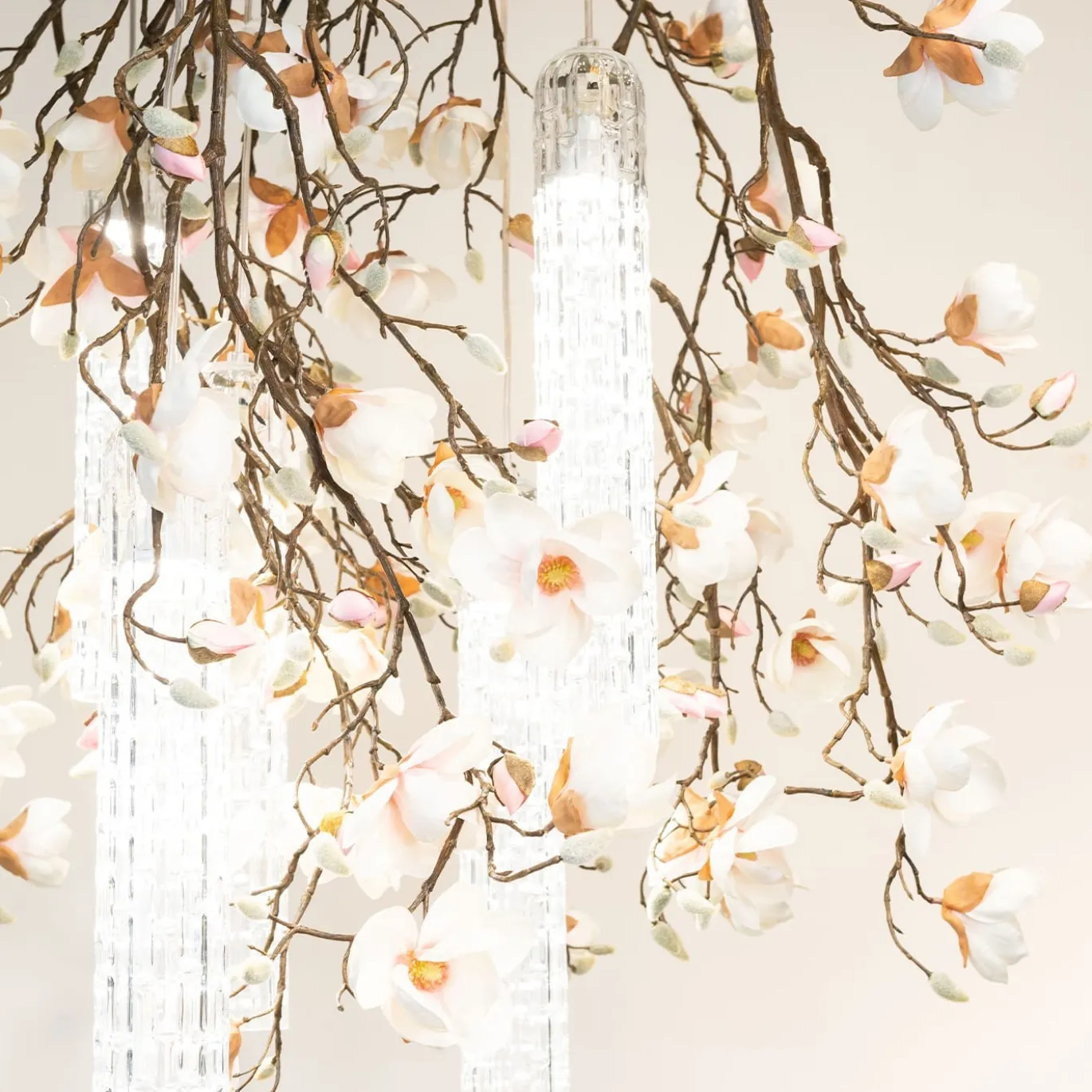 Lampadario grande rotondo bianco Flower Power Magnolia