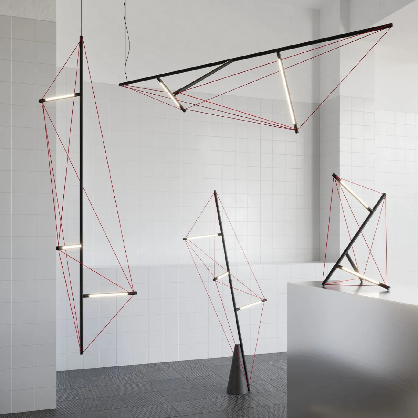 Lampadario in metallo con bande elastiche rosse