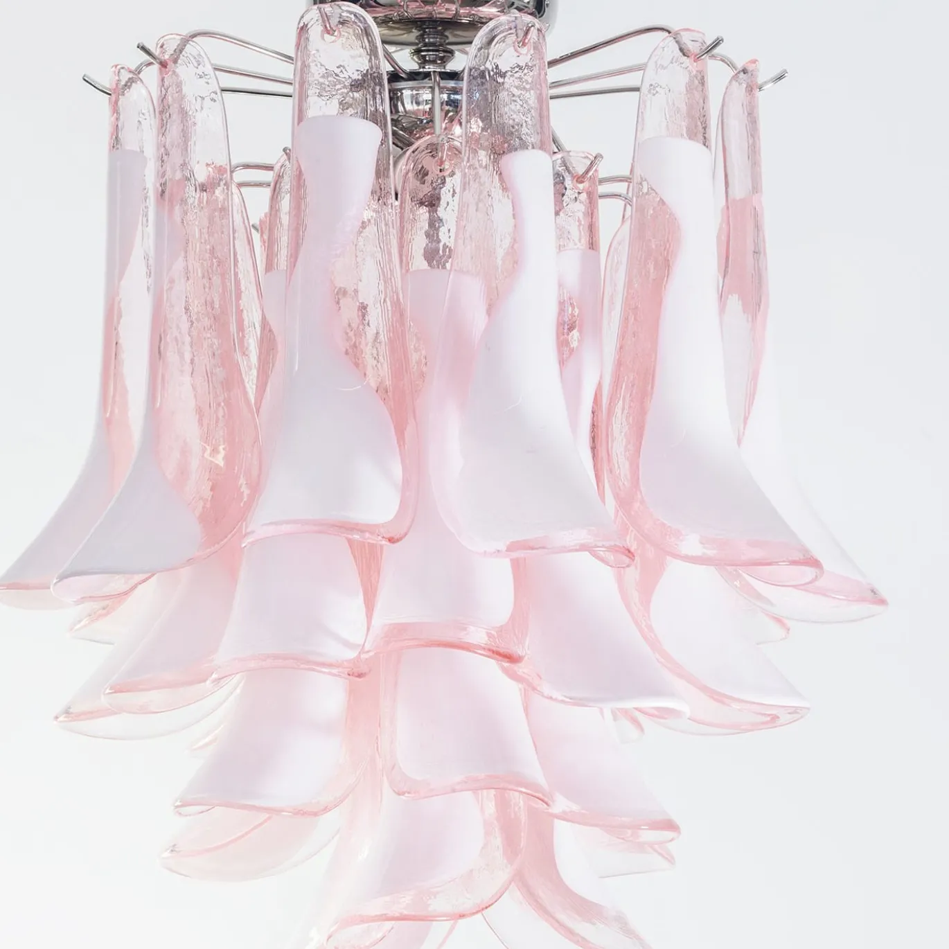 Lampadario in vetro rosa Artemide
