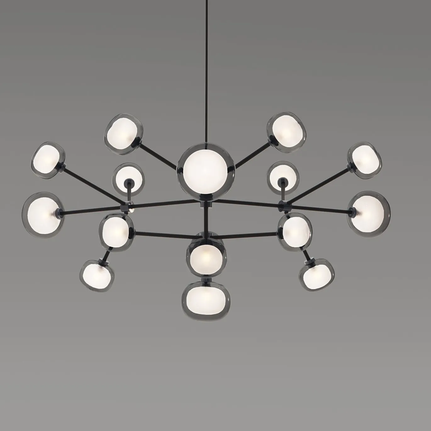 Lampadario Nabila a 16 luci in vetro fumé di Corrado Dotti