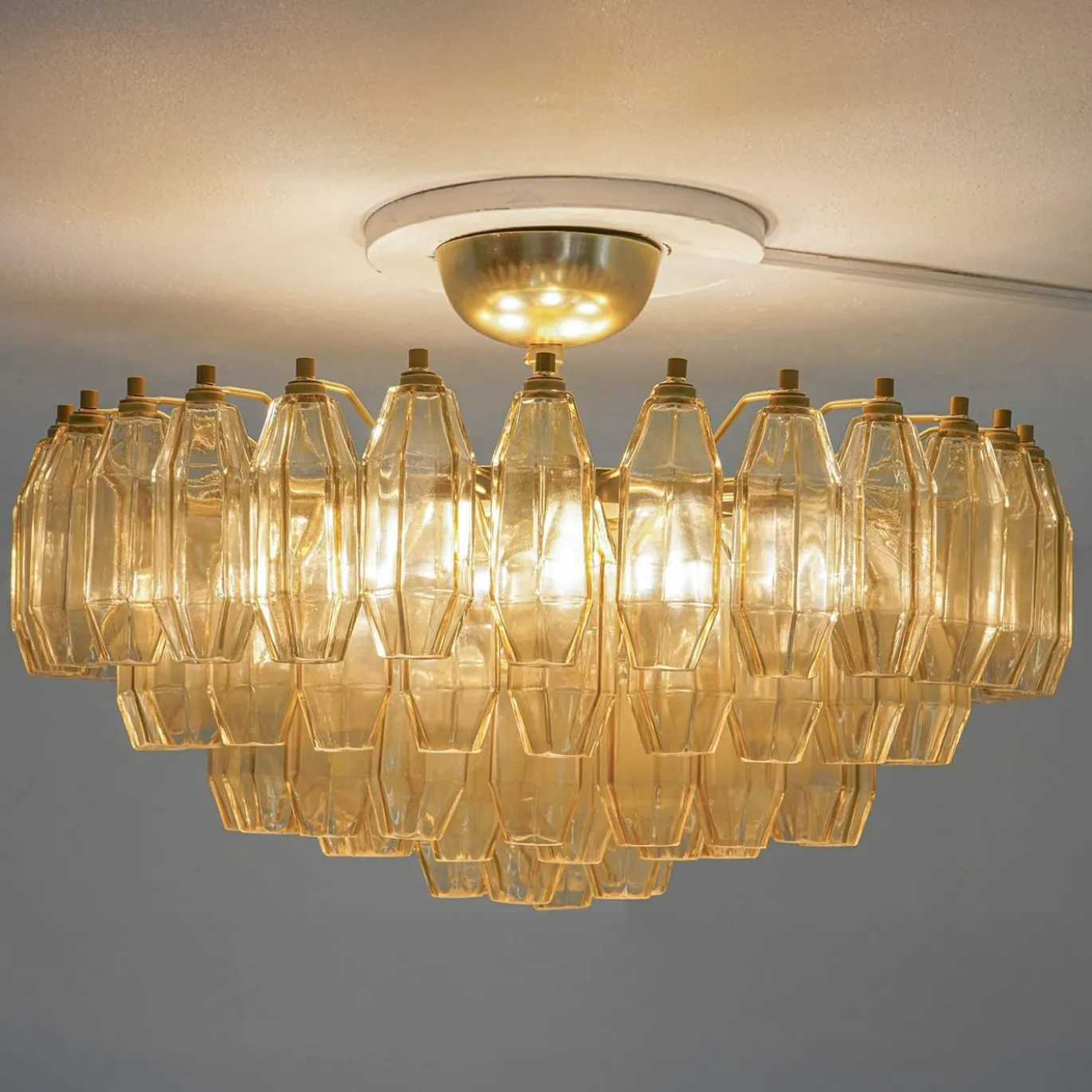 Lampadario Prismatico 91 Elementi in Vetro Compatto Ambra