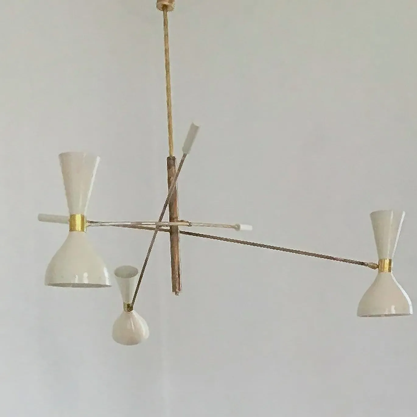 Lampadario regolabile a 3 bracci in ottone e avorio Contrappeso