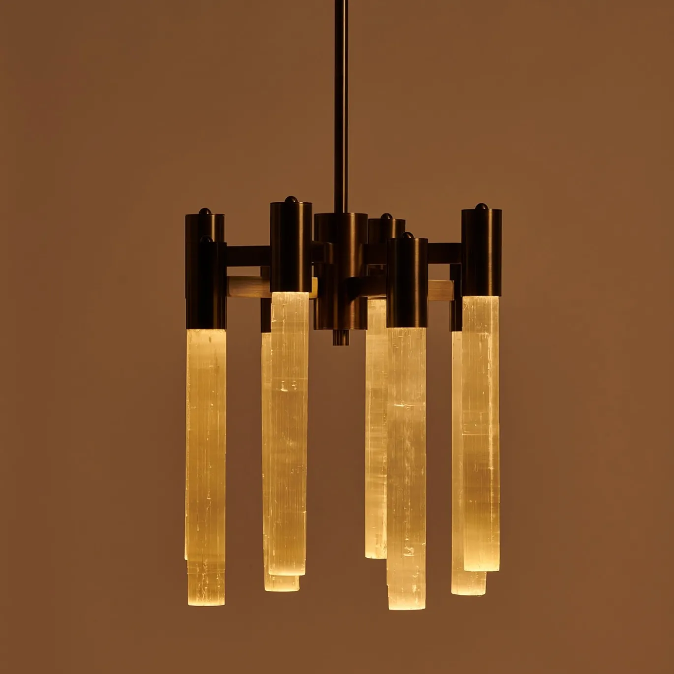 Lampadario Selene in bronzo spazzolato e selenite