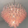 Lampadario Selle con petali di vetro rosa