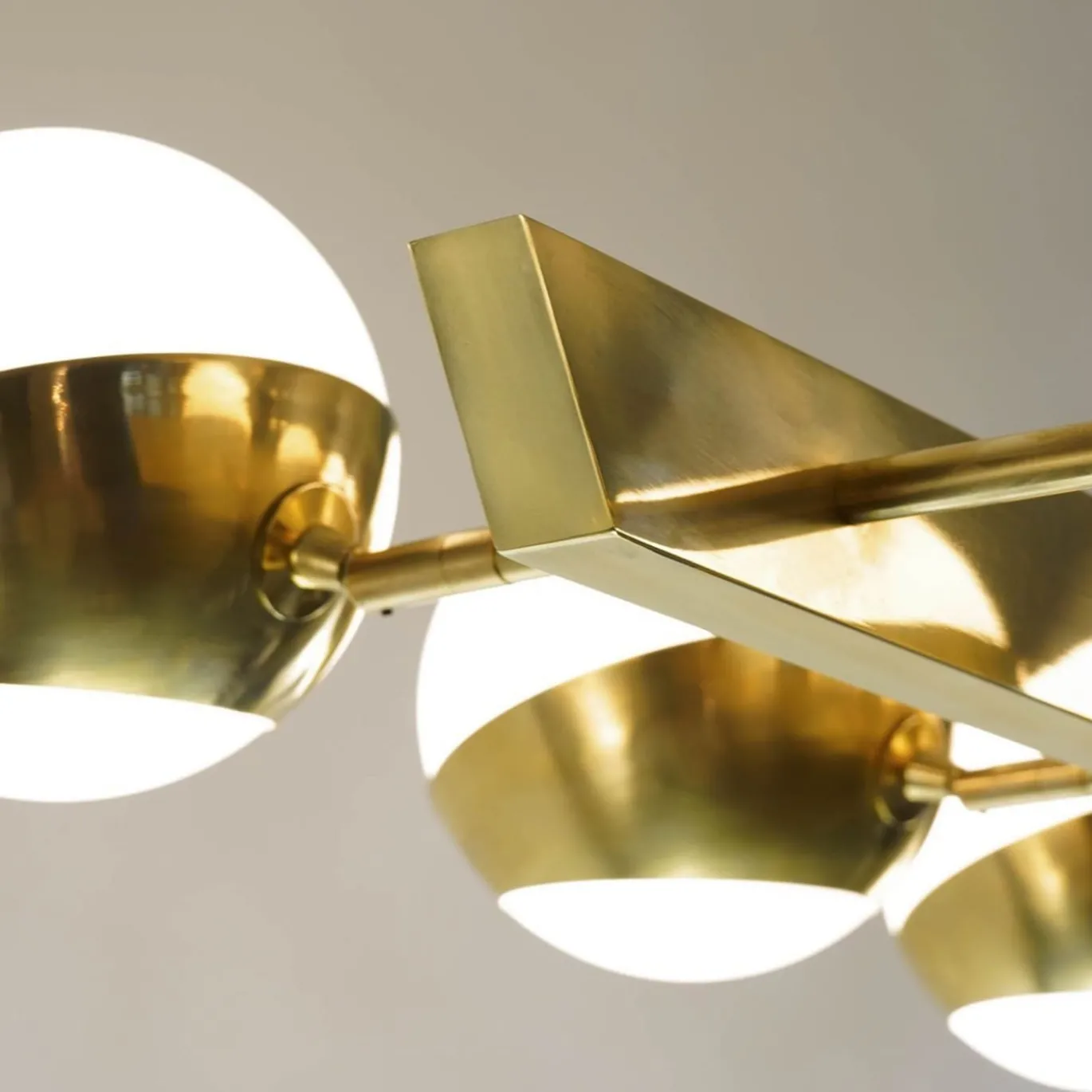 Lampadario Siderale a 10 luci in Ottone e Vetro