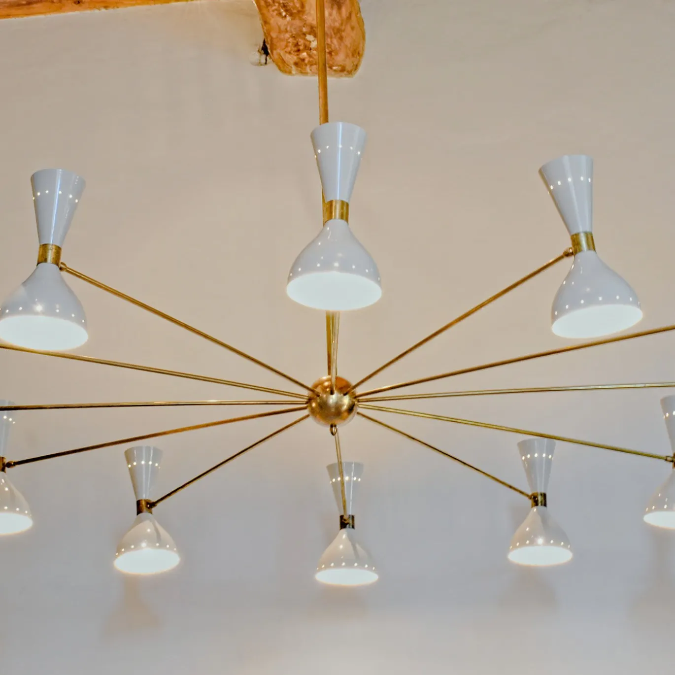 Lampadario Simmeetrico a 12 bracci in ottone